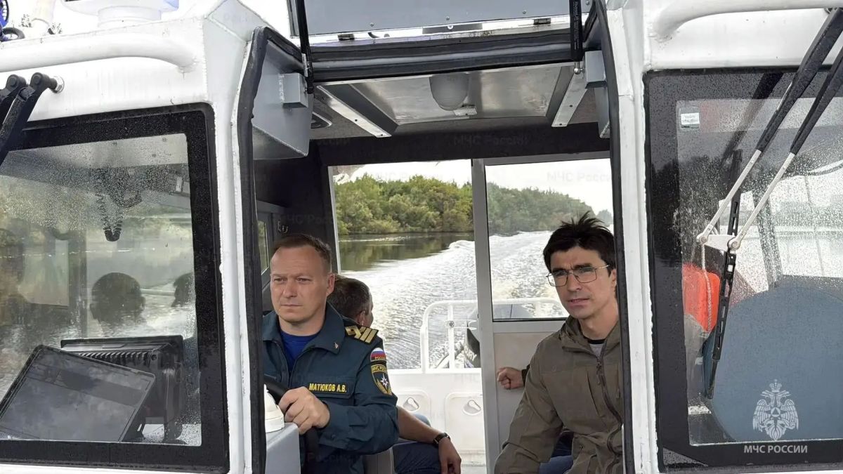 В Тюмени сотрудники МЧС России продолжают работу по ликвидации паводка В Тюмени сотрудники МЧС России продолжают работу по ликвидации паводка