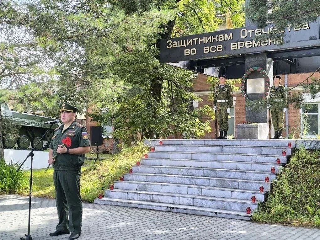 В Тобольске у памятника «Защитникам Отечества во все времена» прошла памятная акция «Свеча», посвященная Первой мировой войне В Тобольске у памятника «Защитникам Отечества во все времена» прошла памятная акция «Свеча», посвященная Первой мировой войне