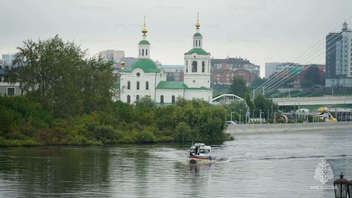 В Тюмени сотрудники МЧС России продолжают работу по ликвидации паводка В Тюмени сотрудники МЧС России продолжают работу по ликвидации паводка