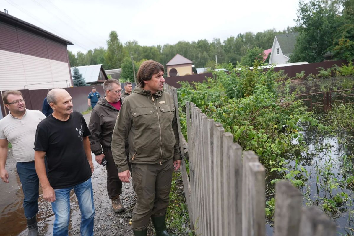 Максим Афанасьев: Сегодня я посетил садоводческие некоммерческие товарищества «Дубрава» и «Берёза Парк», чтобы оценить организацию работ по ликвидации последствий подтопления Максим Афанасьев: Сегодня я посетил садоводческие некоммерческие товарищества «Дубрава» и «Берёза Парк», чтобы оценить организацию работ по ликвидации последствий подтопления