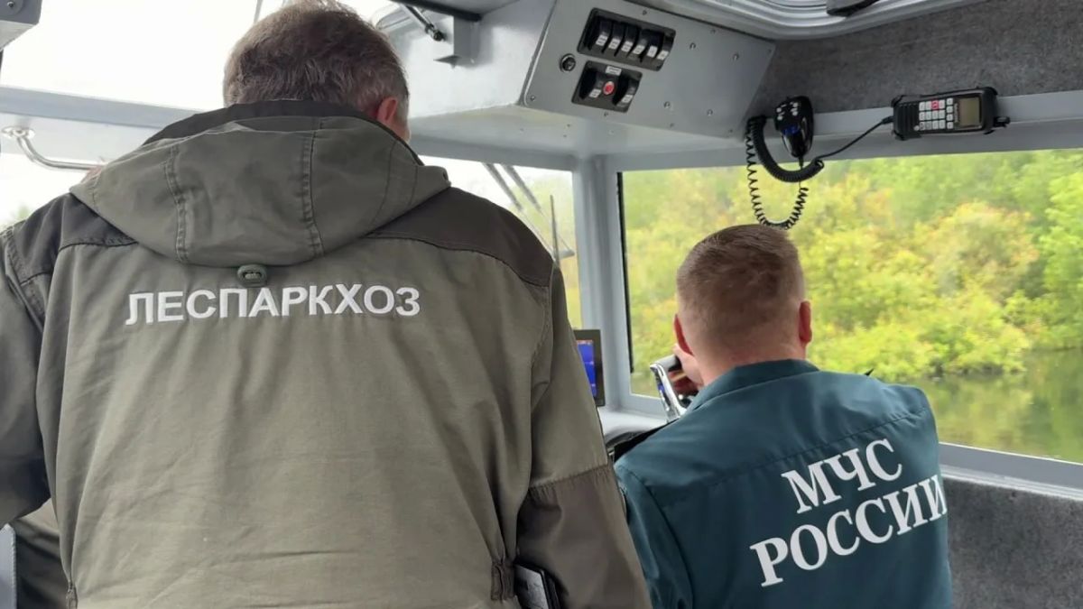 Сотрудники Центра ГИМС Главного управления МЧС России по Тюменской области совместно с администрацией города Тюмени, представителей Леспаркхоза и подрядных организаций проводят мониторинг обстановки на водных объектах, в... Сотрудники Центра ГИМС Главного управления МЧС России по Тюменской области совместно с администрацией города Тюмени, представителей Леспаркхоза и подрядных организаций проводят мониторинг обстановки на водных объектах, в...