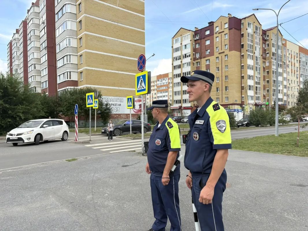 В Тюменской области прошел «День вело-СИМ-безопасности»: сотрудники Госавтоинспекции провели с участниками дорожного движения разъяснительную работу, а нарушителей привлекли к административной ответственности за... В Тюменской области прошел «День вело-СИМ-безопасности»: сотрудники Госавтоинспекции провели с участниками дорожного движения разъяснительную работу, а нарушителей привлекли к административной ответственности за...