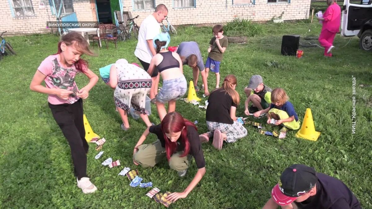 Летние каникулы для детей из маленьких сел в Викуловском районе проходят весело Летние каникулы для детей из маленьких сел в Викуловском районе проходят весело
