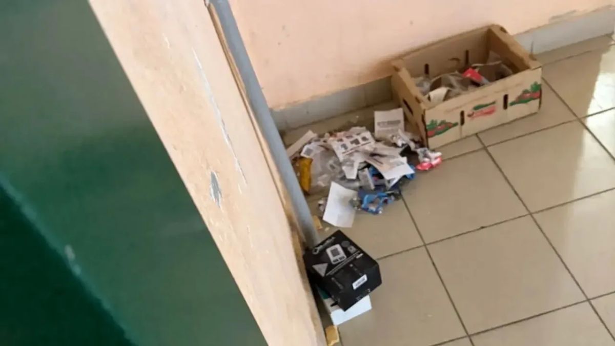 Кошмар в подъезде: жильцы дома на Лесобазе страдают изза агрессивной соседки Кошмар в подъезде: жильцы дома на Лесобазе страдают изза агрессивной соседки