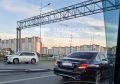 На Монтажников/Широтная в Тюмени произошло ДТП: иномарка сбила доставщика еды