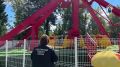 Девушка выпала из аттракциона в Тюмени