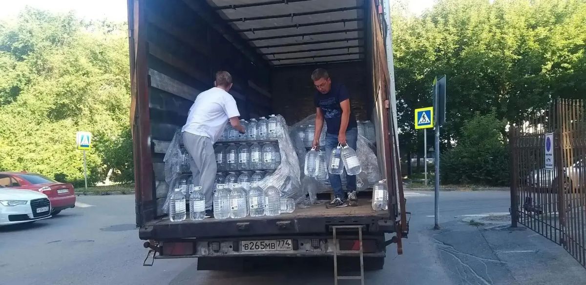 "Чистая вода": еще больше общественных организаций подключились к доставке воды "Чистая вода": еще больше общественных организаций подключились к доставке воды