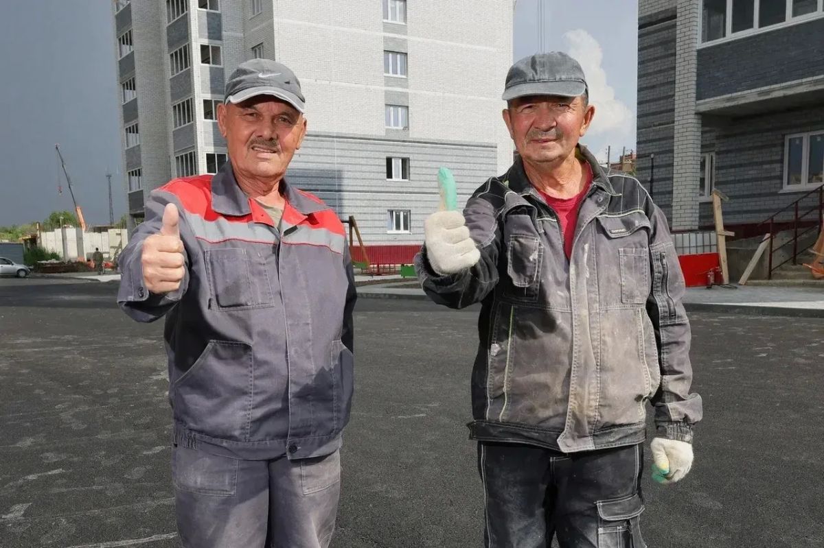 #ЧтоПоСтройкам.. Друзья, кадры со стройплощадок Тобольска: рабочий ритм, башенные краны – это пульс растущего города #ЧтоПоСтройкам.. Друзья, кадры со стройплощадок Тобольска: рабочий ритм, башенные краны – это пульс растущего города