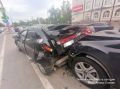 Осторожно, пробка: на ул. Республики в Тюмени столкнулись четыре машины