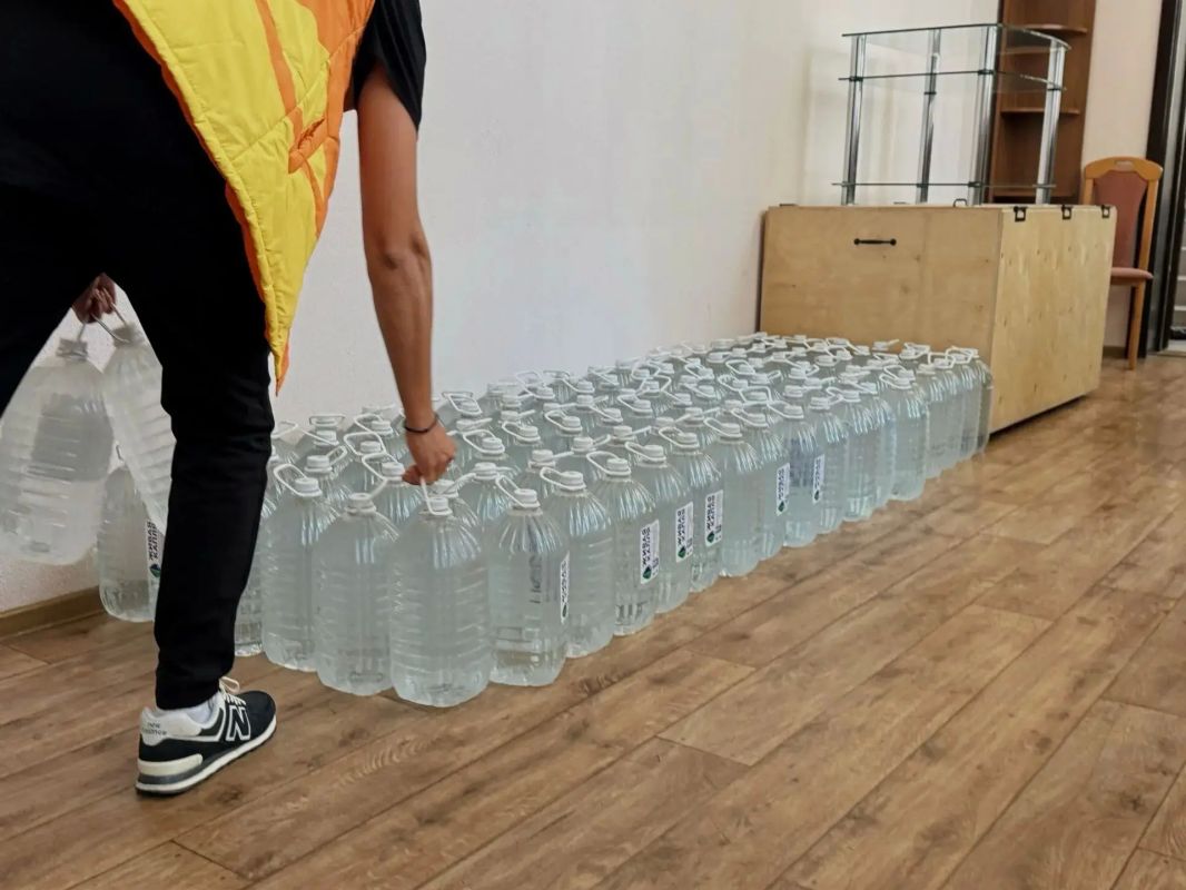 10 тысяч литров воды для жителей Тюменской области 10 тысяч литров воды для жителей Тюменской области