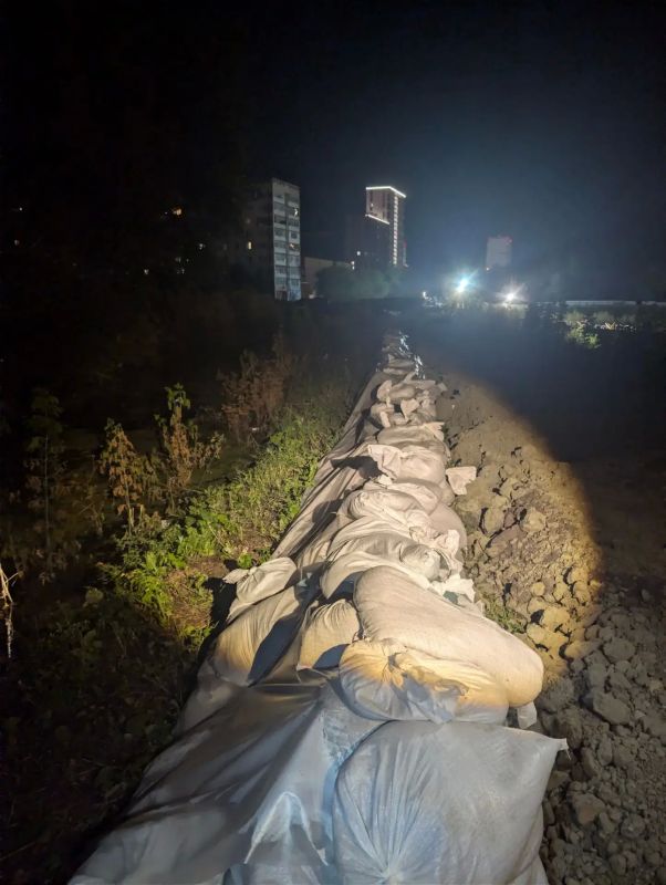 Уровень воды в реке Туре снижается — контроль за дамбой в ж.р. ДОК сохраняется Уровень воды в реке Туре снижается — контроль за дамбой в ж.р. ДОК сохраняется
