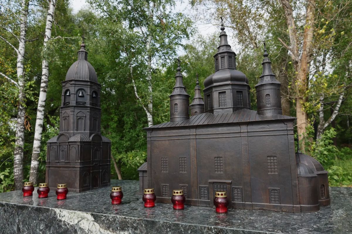 Открыли памятник Преображенскому собору Знаменского монастыря – спустя столетие после утраты он вернулся на своё место Открыли памятник Преображенскому собору Знаменского монастыря – спустя столетие после утраты он вернулся на своё место