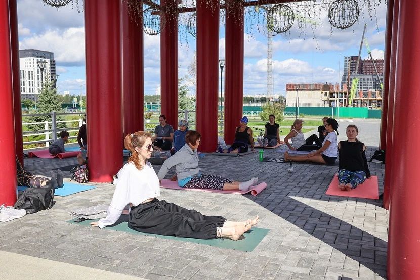 В Тюмени продолжаются бесплатные тренировки на свежем воздухе В Тюмени продолжаются бесплатные тренировки на свежем воздухе