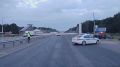 Ограничено движение по федеральной автодороге Екатеринбург-Тюмень под Тюменью На 297-м километре федеральной трассы самосвал «Вольво» снес надземный пешеходный переход. Конструкция упала на дорогу, задев автомобиль «Газель»...