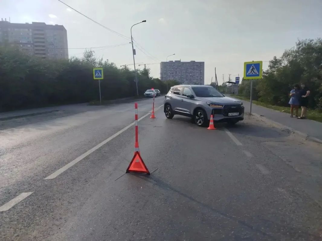 На тюменских дорогах сбили детей: одна из девочек попала под самосвал На тюменских дорогах сбили детей: одна из девочек попала под самосвал