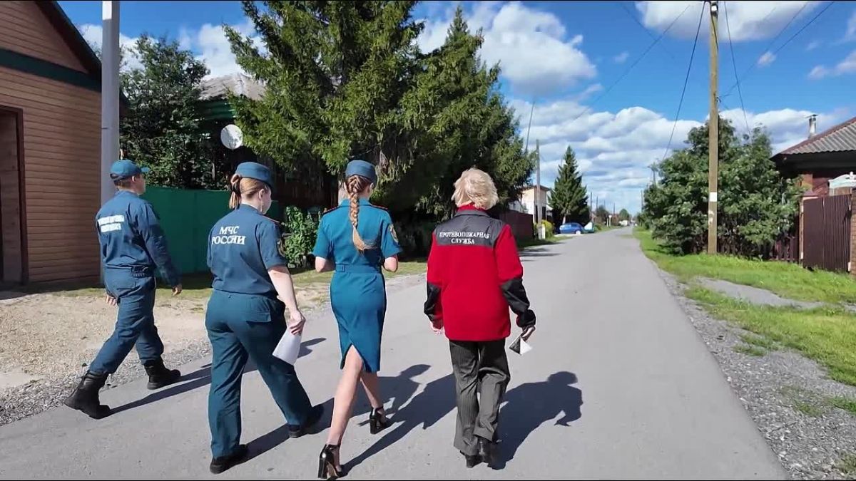 Работники Противопожарной службы Тюменской области провели рейд в поселке Новоторманский