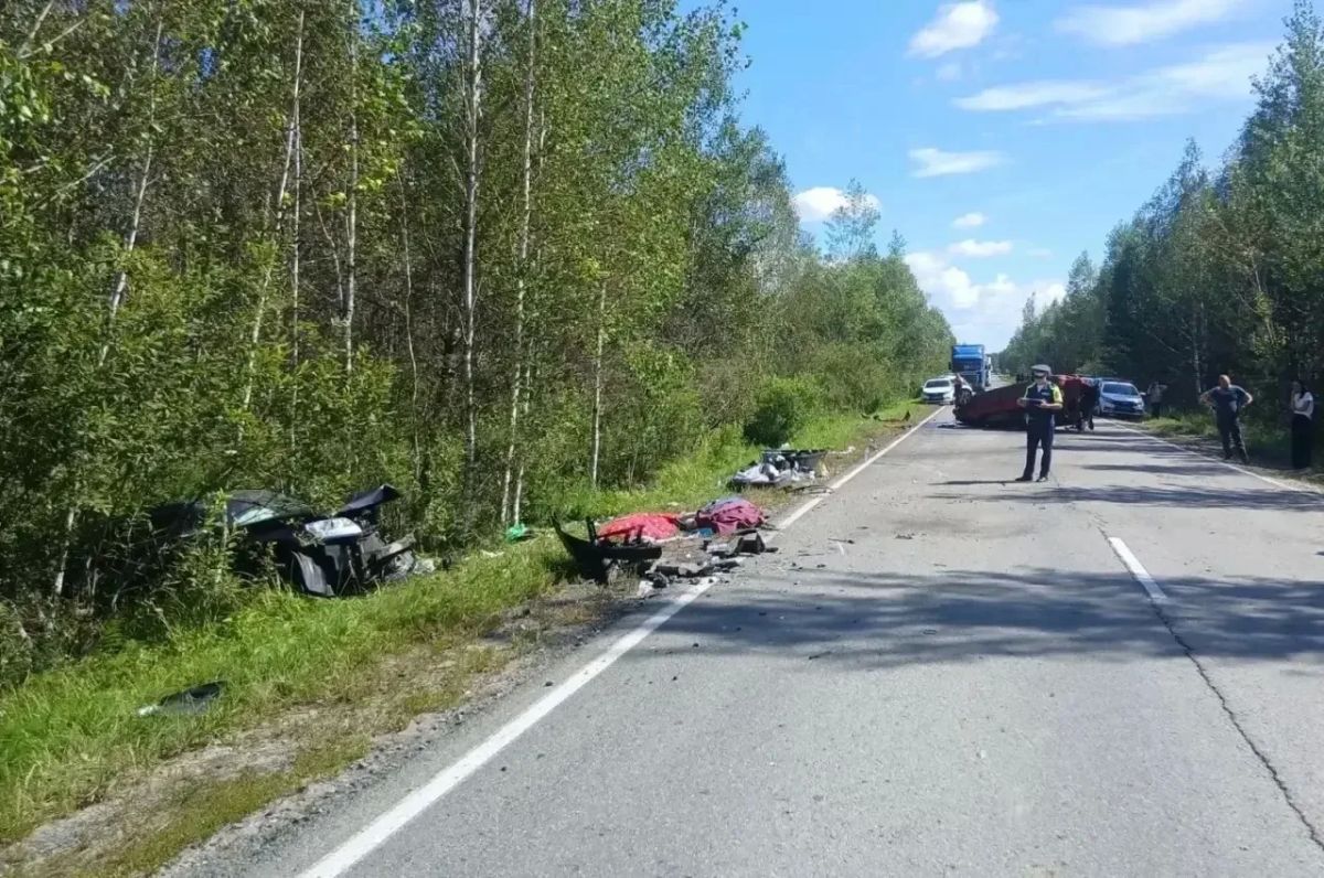 Семья из Сургута попала в смертельное ДТП под Ярково Семья из Сургута попала в смертельное ДТП под Ярково