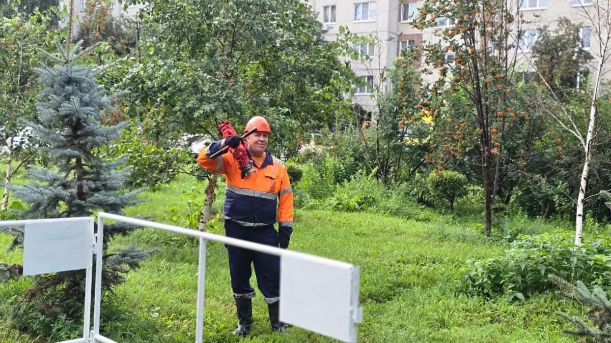 В Калининском и Восточном округах «Росводоканал Тюмень» промывает сети