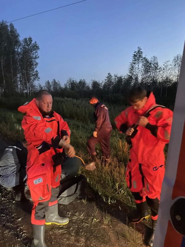 Спасатели помогли пожилому мужчине, заблудившемуся в лесу