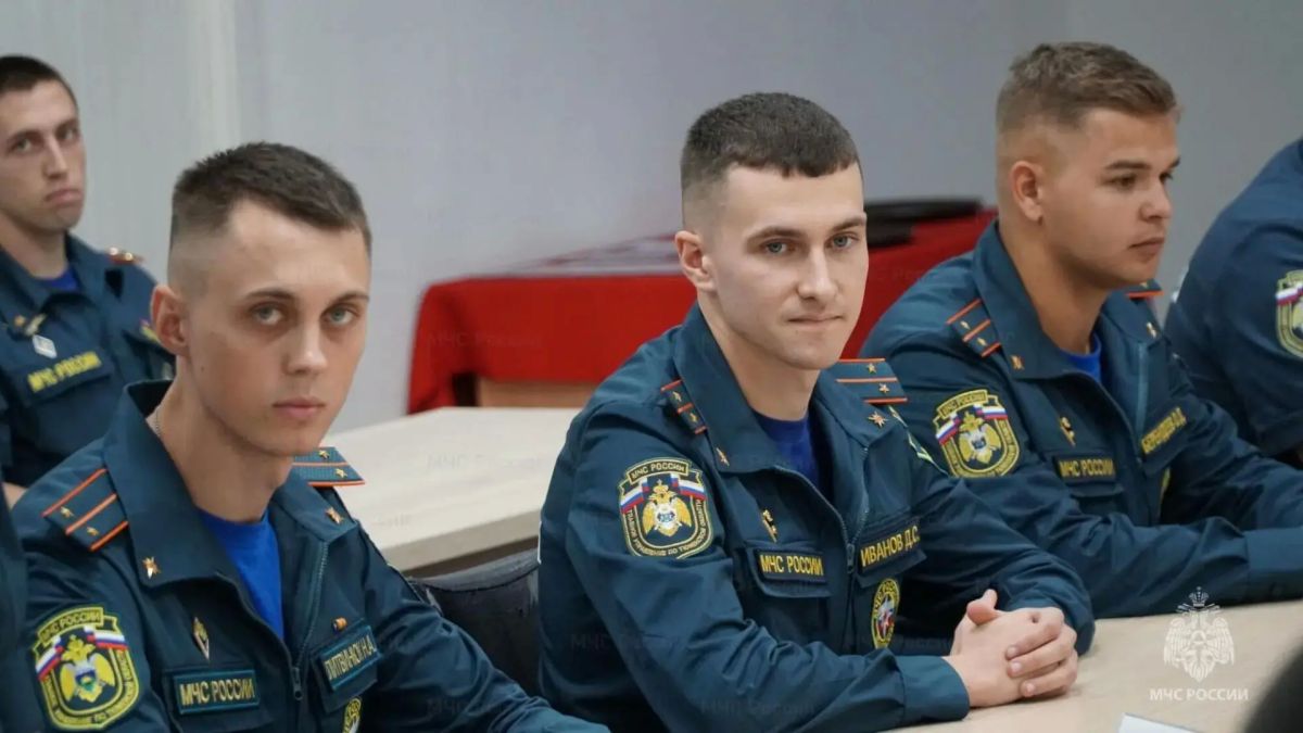 Выпускники ВУЗа МЧС России прибыли в Тюменскую область Выпускники ВУЗа МЧС России прибыли в Тюменскую область