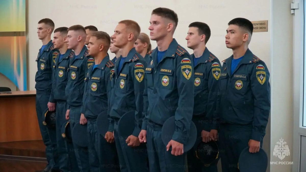Выпускники ВУЗа МЧС России прибыли в Тюменскую область Выпускники ВУЗа МЧС России прибыли в Тюменскую область