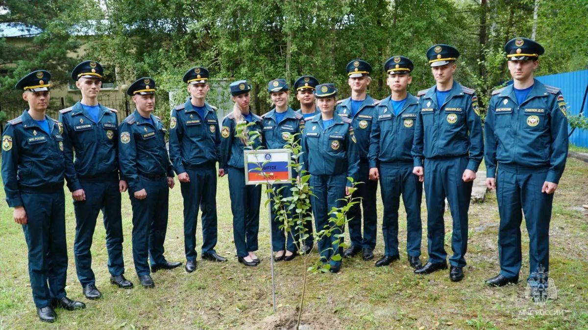 Выпускники ВУЗа МЧС России прибыли в Тюменскую область Выпускники ВУЗа МЧС России прибыли в Тюменскую область