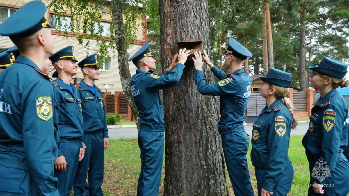 Выпускники ВУЗа МЧС России прибыли в Тюменскую область Выпускники ВУЗа МЧС России прибыли в Тюменскую область