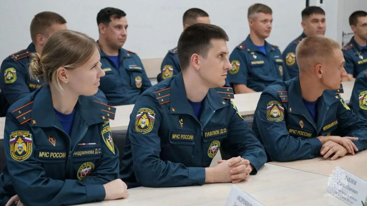 Выпускники ВУЗа МЧС России прибыли в Тюменскую область Выпускники ВУЗа МЧС России прибыли в Тюменскую область