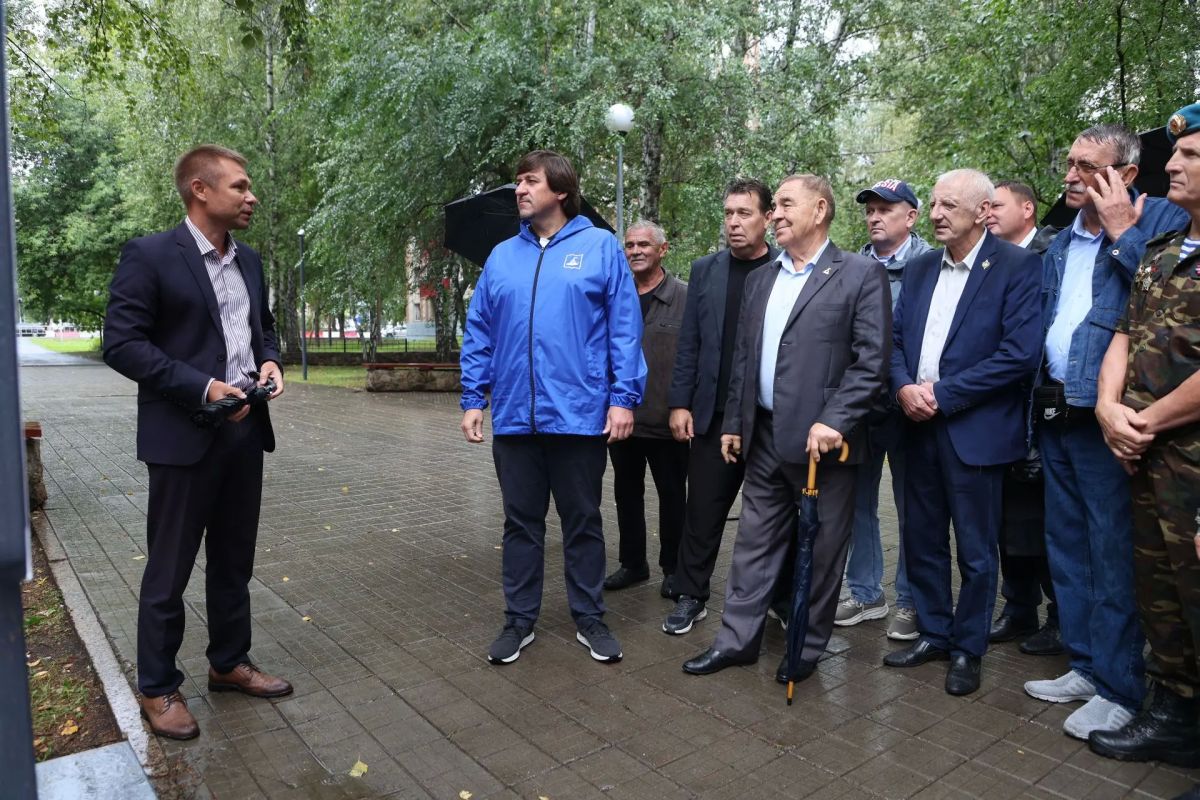 Максим Афанасьев: Сегодня мы посетили площадь имени И. М. Губкина — особое место, где уже много лет собираются наши земляки, чтобы почтить память тех, кто честно исполнил свой воинский долг перед Родиной! Максим Афанасьев: Сегодня мы посетили площадь имени И. М. Губкина — особое место, где уже много лет собираются наши земляки, чтобы почтить память тех, кто честно исполнил свой воинский долг перед Родиной!