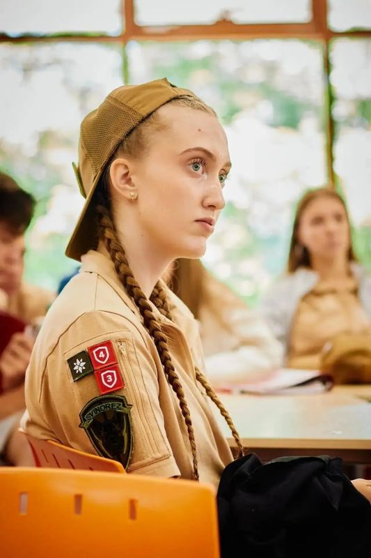 Школьники Тюменской области – активисты программы "Орден Мужества" Школьники Тюменской области – активисты программы "Орден Мужества"