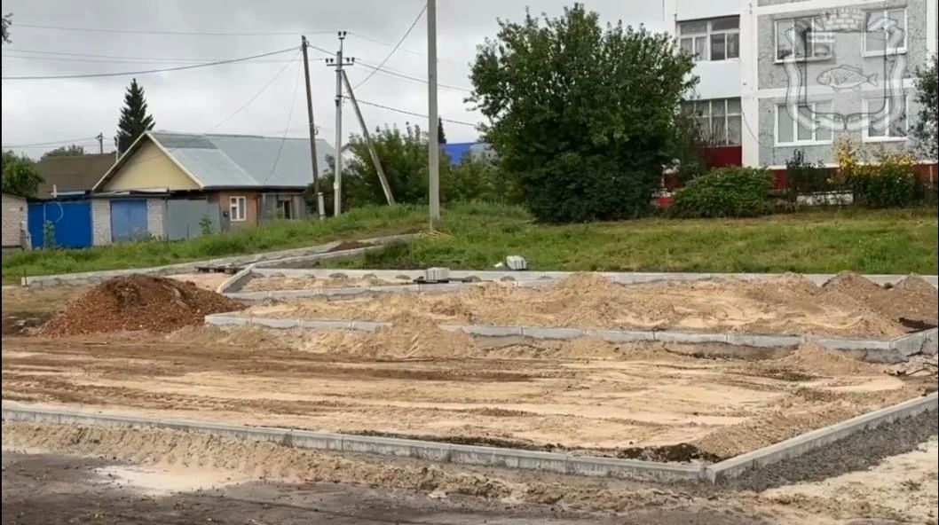 В Ишиме благоустраивают новое место для отдыха В Ишиме благоустраивают новое место для отдыха