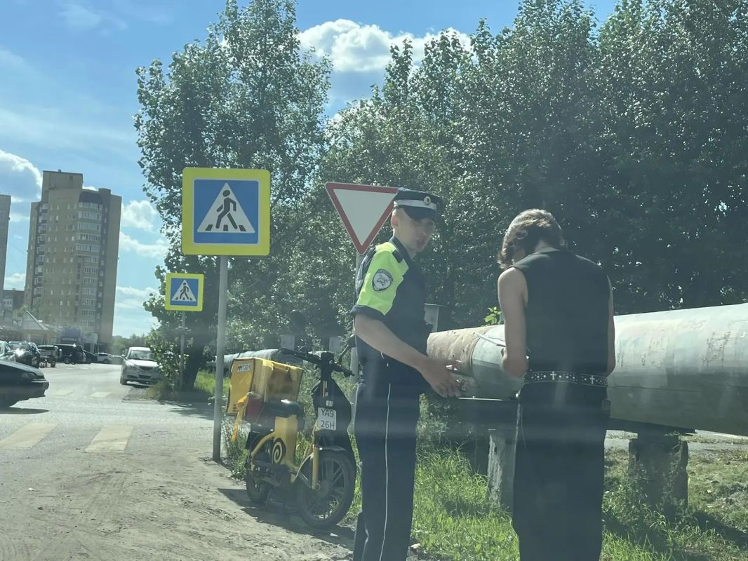 Наряды полка ДПС Госавтоинспекции, в том числе «командирские патрули» сегодня активно контролируют соблюдение ПДД доставщиками Наряды полка ДПС Госавтоинспекции, в том числе «командирские патрули» сегодня активно контролируют соблюдение ПДД доставщиками