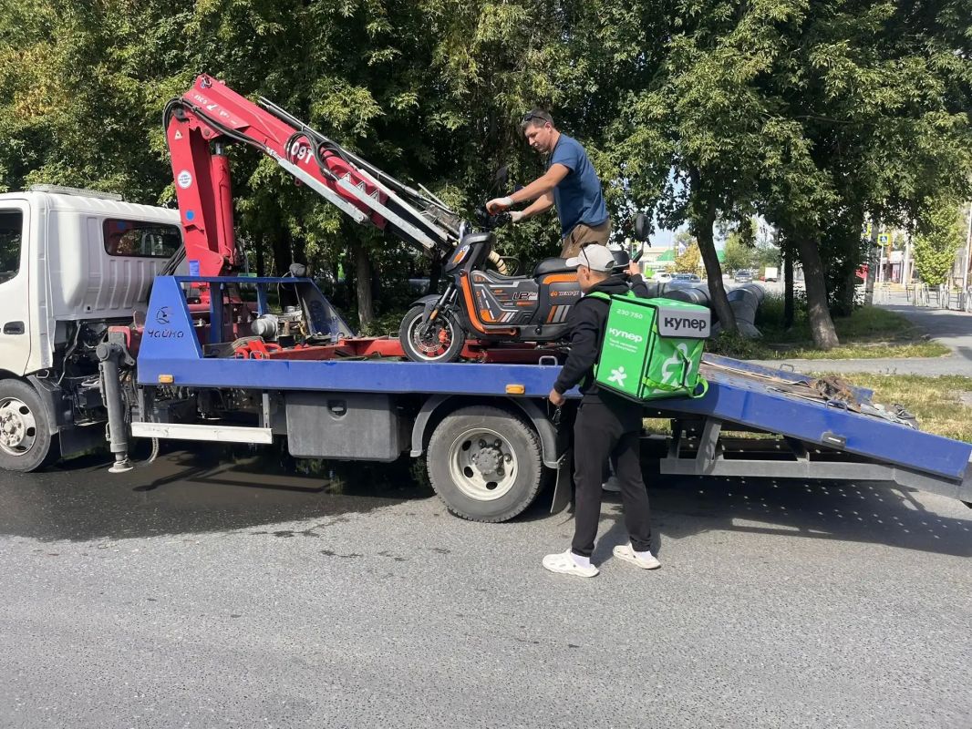 Наряды полка ДПС Госавтоинспекции, в том числе «командирские патрули» сегодня активно контролируют соблюдение ПДД доставщиками Наряды полка ДПС Госавтоинспекции, в том числе «командирские патрули» сегодня активно контролируют соблюдение ПДД доставщиками