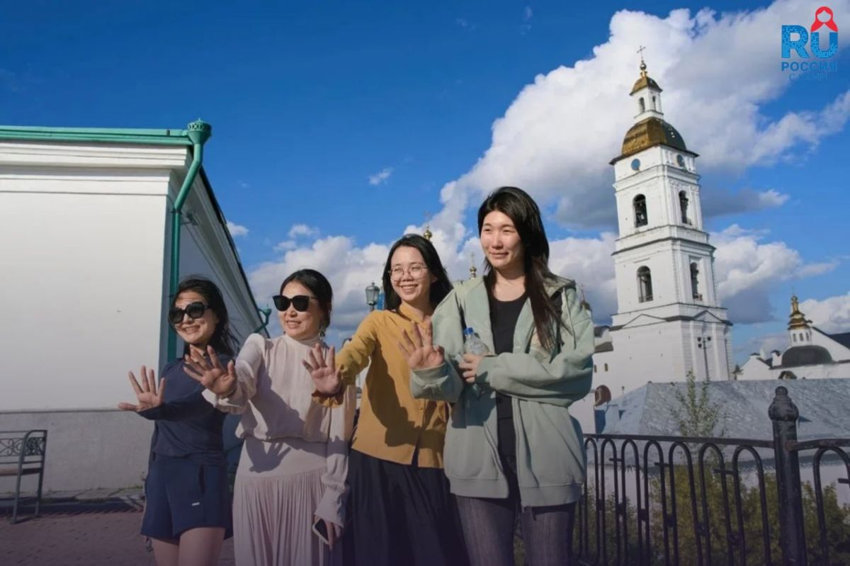 Купеческие особняки и белокаменные кремли: блогеры и журналисты из Индии и Китая открывают Тюмень и Тобольск Купеческие особняки и белокаменные кремли: блогеры и журналисты из Индии и Китая открывают Тюмень и Тобольск