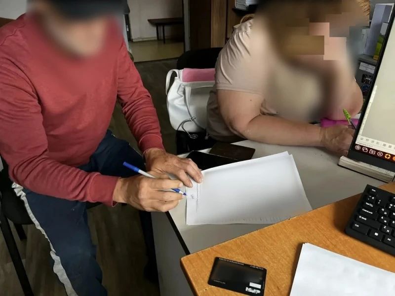 В дежурную часть полиции Тюменского района обратилась женщина, проживающая в дачном кооперативе «Мебельщик-2» В дежурную часть полиции Тюменского района обратилась женщина, проживающая в дачном кооперативе «Мебельщик-2»