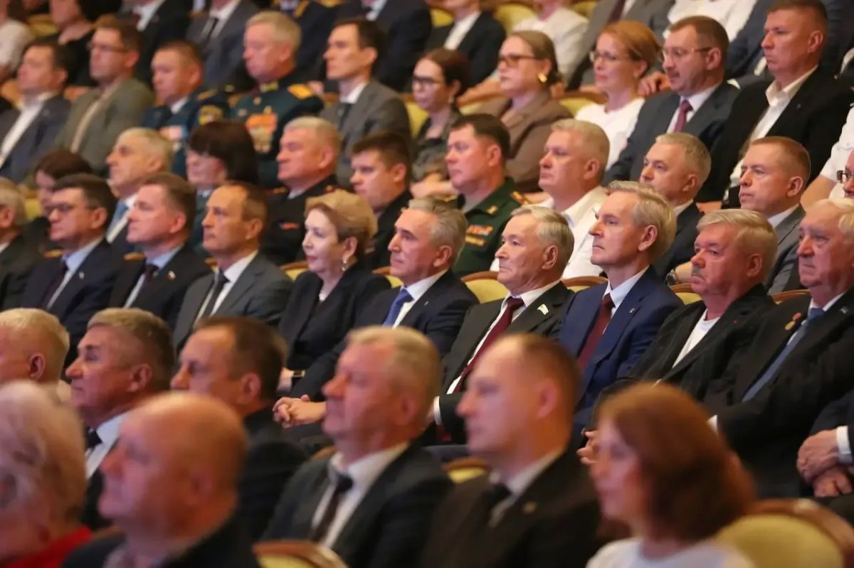 Сегодня в Тюмени состоялась торжественная встреча, посвященная 82-й годовщине образования Тюменской области Сегодня в Тюмени состоялась торжественная встреча, посвященная 82-й годовщине образования Тюменской области