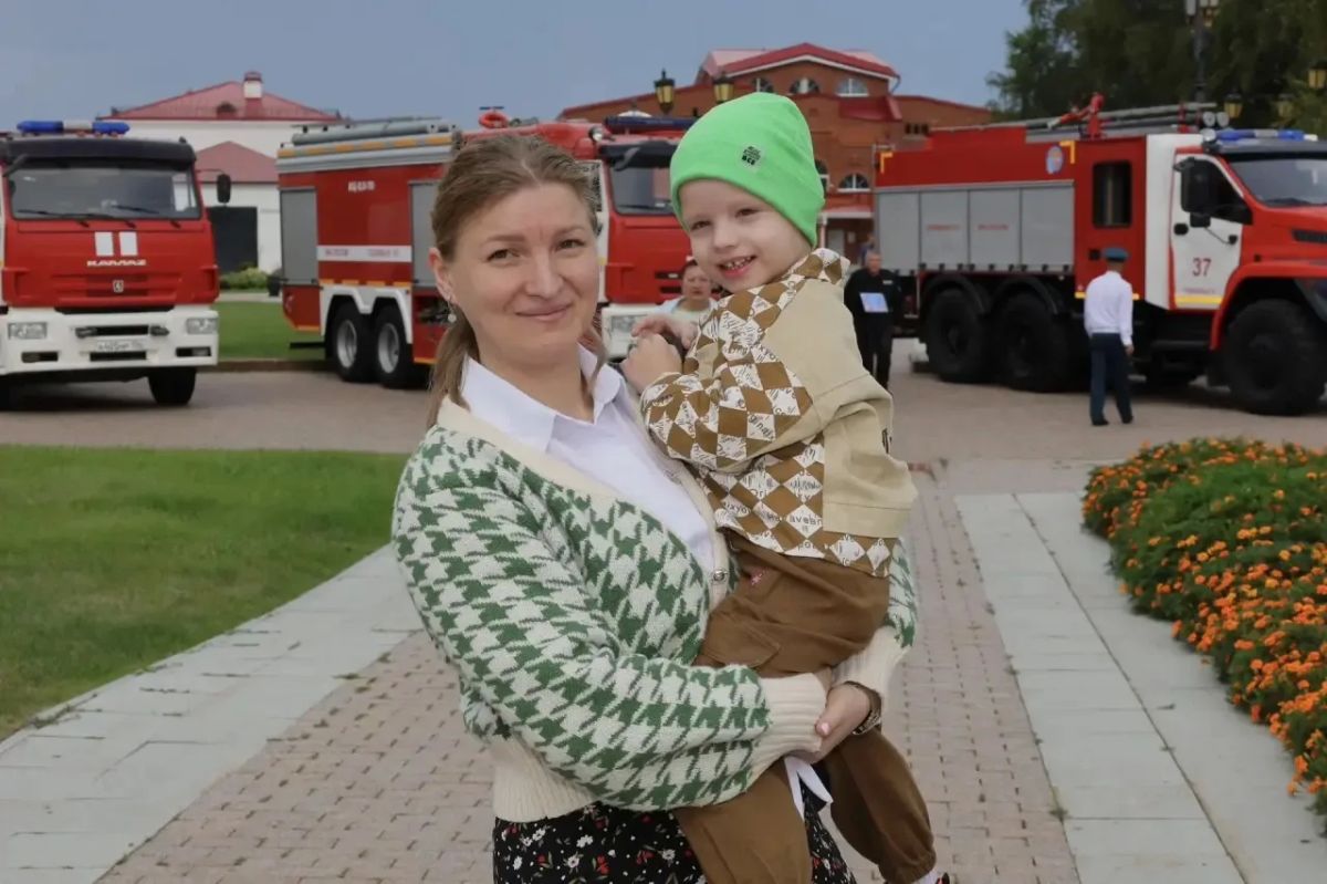Друзья, сегодня у стен Тобольского кремля развернулись главные праздничные события, посвящённые Дню рождения Тюменской области Друзья, сегодня у стен Тобольского кремля развернулись главные праздничные события, посвящённые Дню рождения Тюменской области