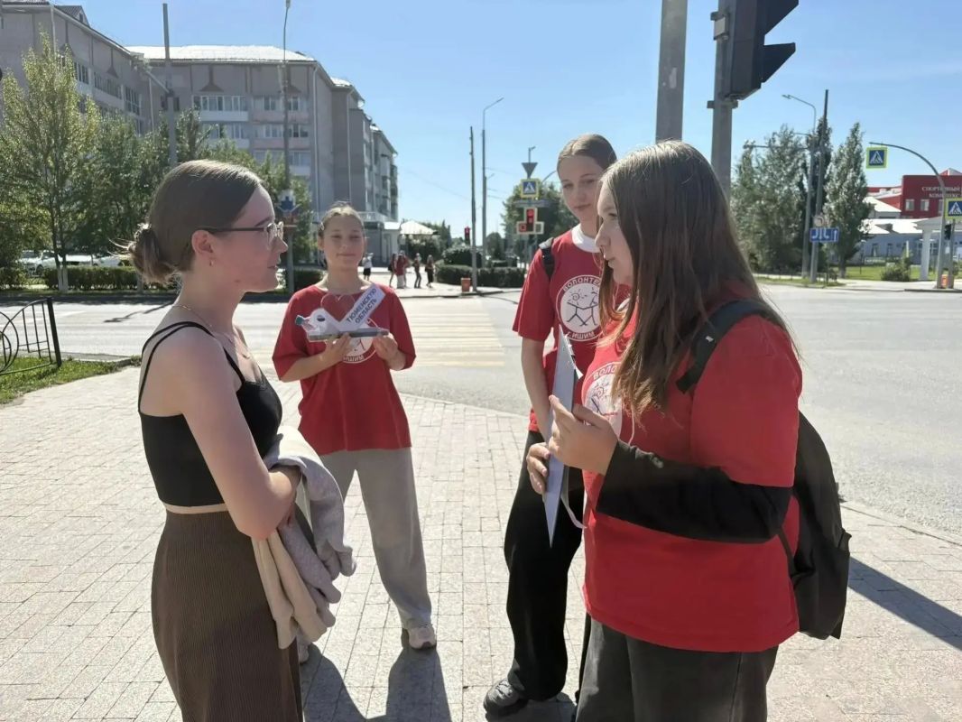 В Ишиме волонтёры поздравили горожан с Днём Тюменской области В Ишиме волонтёры поздравили горожан с Днём Тюменской области