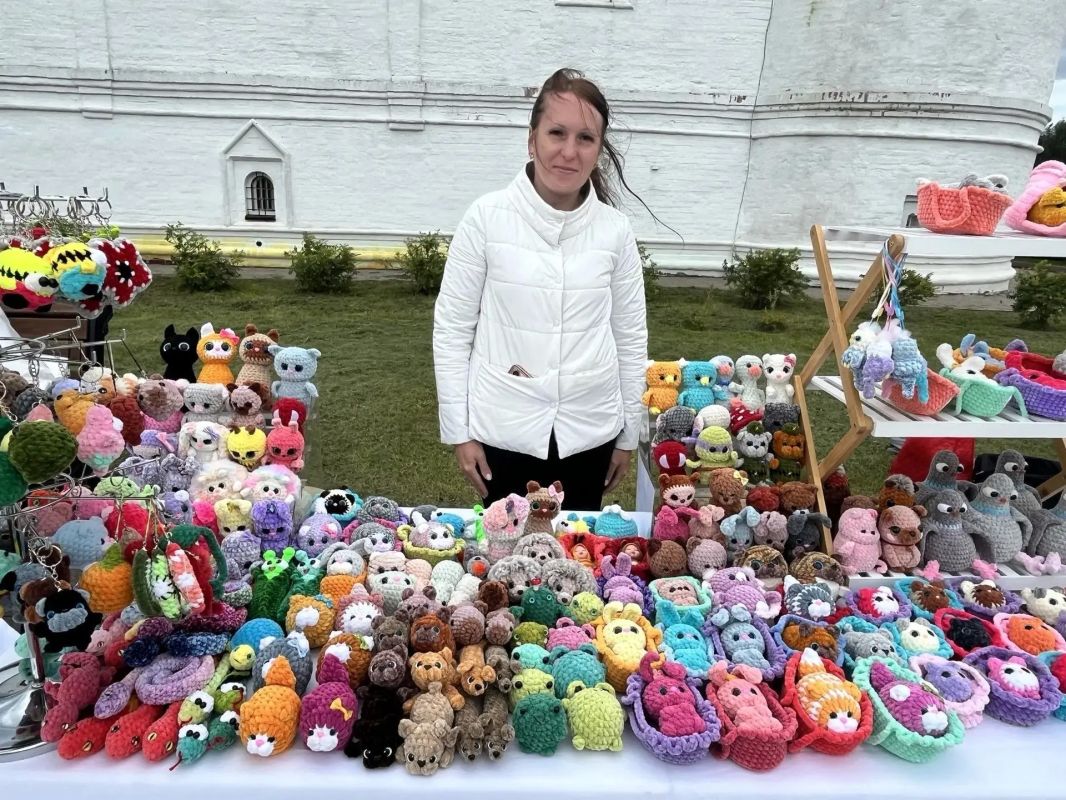 Сегодня в Тобольске проходят праздничные мероприятия, посвященные Дню образования Тюменской области! И Красная площадь Тобольского кремля — главное место встречи! Сегодня в Тобольске проходят праздничные мероприятия, посвященные Дню образования Тюменской области! И Красная площадь Тобольского кремля — главное место встречи!