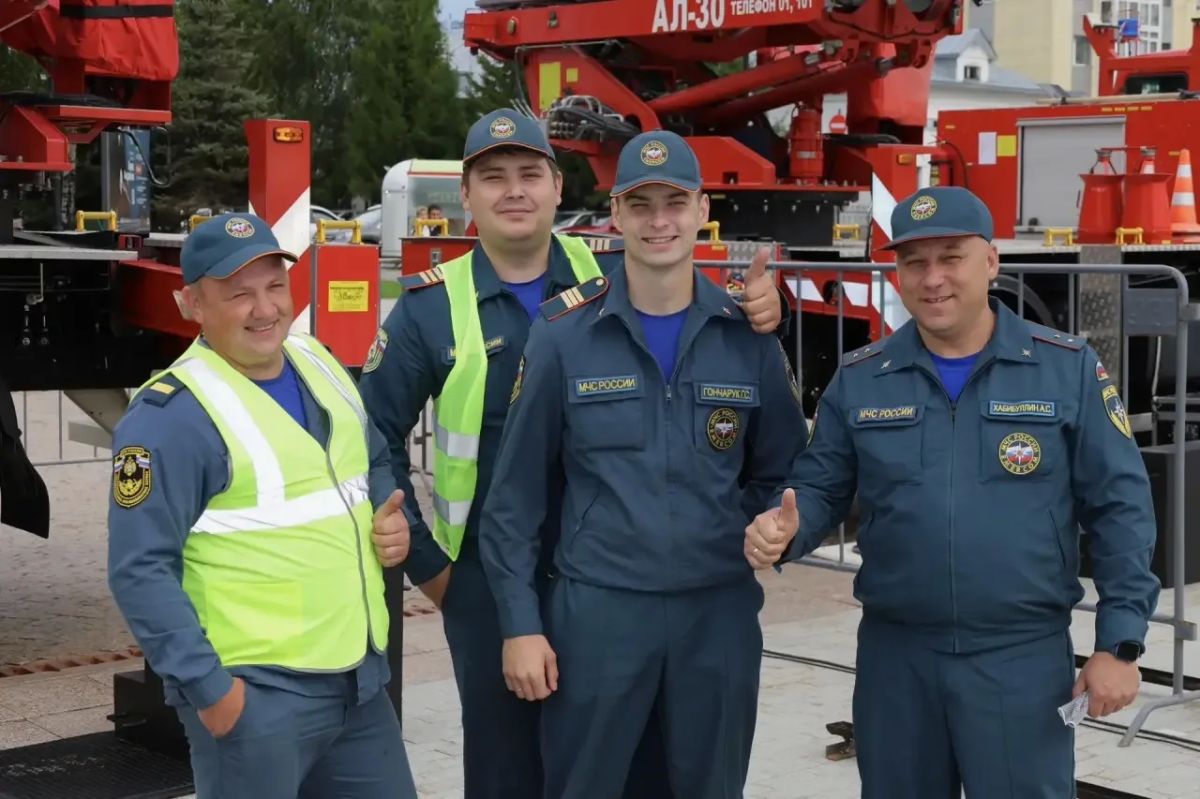 Друзья, сегодня у стен Тобольского кремля развернулись главные праздничные события, посвящённые Дню рождения Тюменской области Друзья, сегодня у стен Тобольского кремля развернулись главные праздничные события, посвящённые Дню рождения Тюменской области