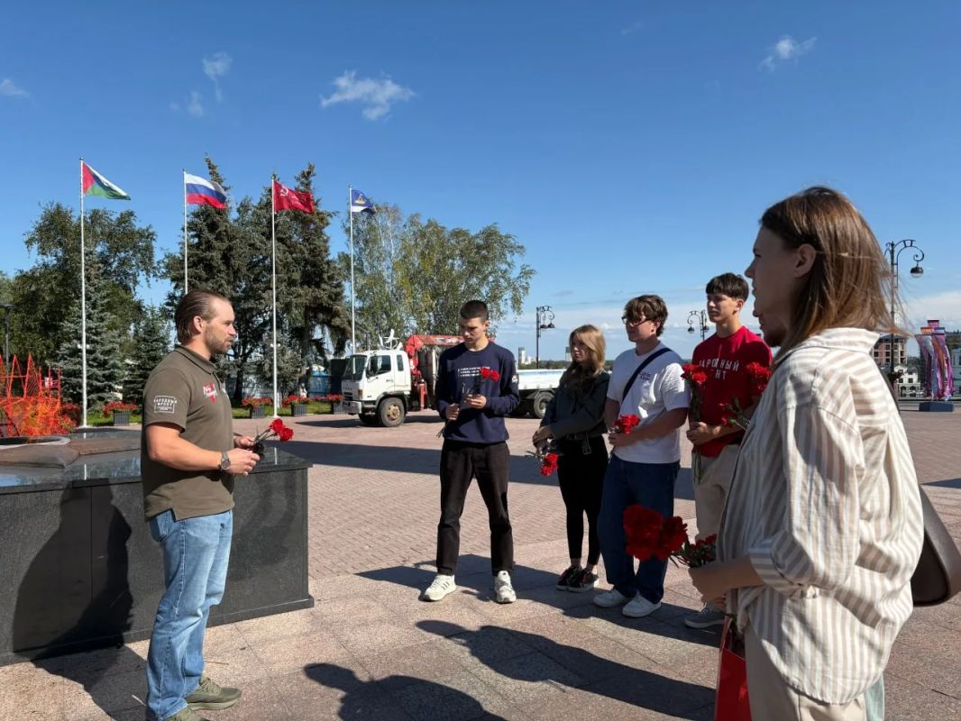 Народный фронт Тюменской области и неравнодушные жители почтили память волонтёров Николая Ковалёва и Давида Соколова Народный фронт Тюменской области и неравнодушные жители почтили память волонтёров Николая Ковалёва и Давида Соколова