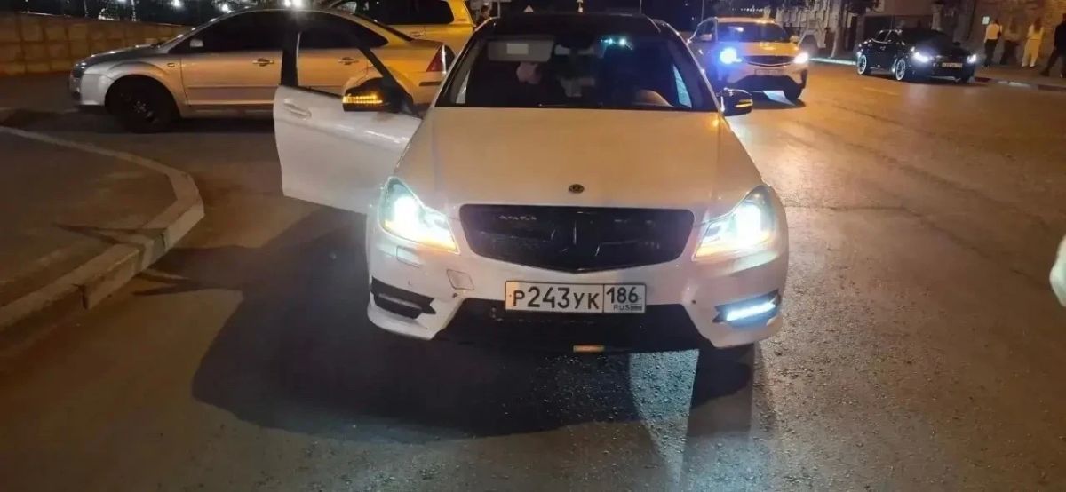 В центре Тюмени прошли усиленные рейды ДПС В центре Тюмени прошли усиленные рейды ДПС