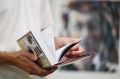 Подарить иностранному участнику фестиваля книгу русской классики может каждый тюменец