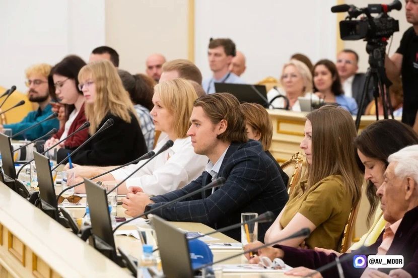 За что любят маму?. В 82-ю годовщину Тюменской области губернатор Александр Моор на пресс-конференции сравнил родной край с мамой За что любят маму?. В 82-ю годовщину Тюменской области губернатор Александр Моор на пресс-конференции сравнил родной край с мамой