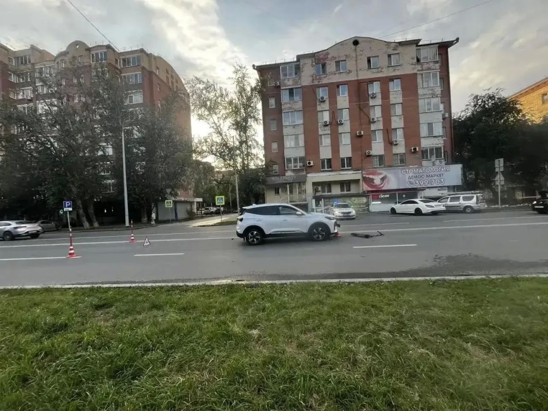В Тюмени 10-летняя школьница попала под автомобиль на улице Максима Горького, 29 В Тюмени 10-летняя школьница попала под автомобиль на улице Максима Горького, 29