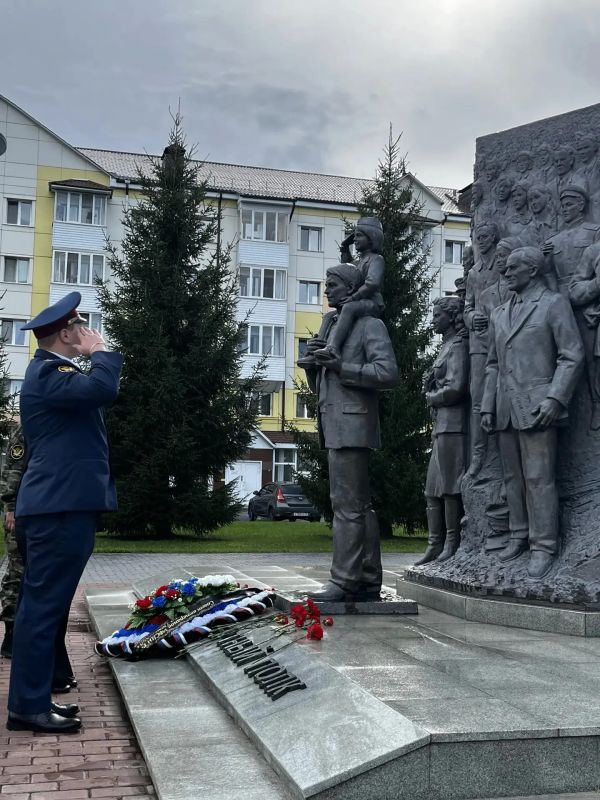 В Тобольске прошла Всероссийская акция «Дорога памяти», приуроченная к Году единства народов России и Дню офицера В Тобольске прошла Всероссийская акция «Дорога памяти», приуроченная к Году единства народов России и Дню офицера