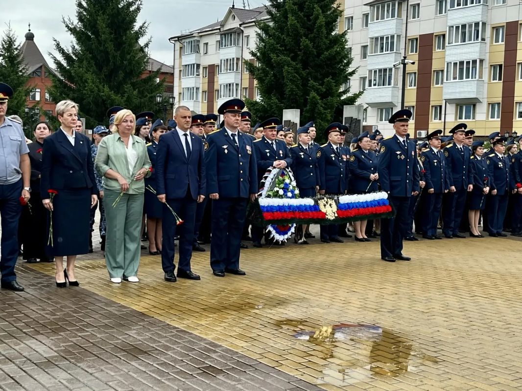 В Тобольске прошла Всероссийская акция «Дорога памяти», приуроченная к Году единства народов России и Дню офицера В Тобольске прошла Всероссийская акция «Дорога памяти», приуроченная к Году единства народов России и Дню офицера