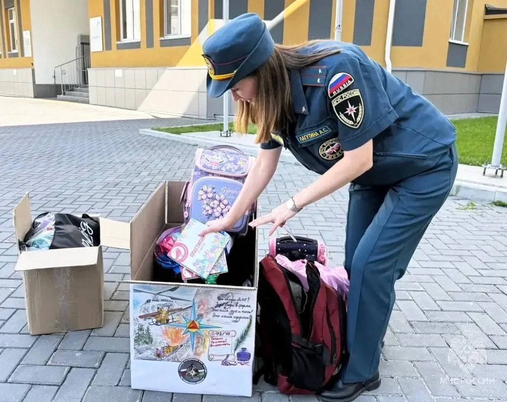 Акция «Добрый портфель»!. Совсем скоро наступит 1 сентября — время, когда тысячи ребят по всей стране сядут за парты Акция «Добрый портфель»!. Совсем скоро наступит 1 сентября — время, когда тысячи ребят по всей стране сядут за парты