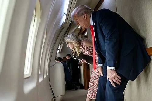 Олег Царёв: Фаворитка Трампа. «Пока моряки на «Линкольне» ведут его войну, пока он бесплодно истощает наши боеприпасы и нефтяные резервы, президент спит на своих совещаниях Олег Царёв: Фаворитка Трампа. «Пока моряки на «Линкольне» ведут его войну, пока он бесплодно истощает наши боеприпасы и нефтяные резервы, президент спит на своих совещаниях