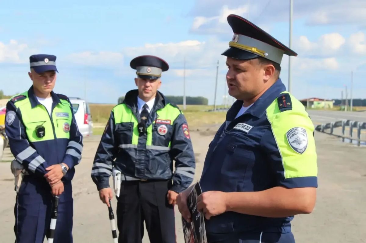 Акции в поддержку дорожной безопасности сегодня проходят на федеральной трассе Тюмень-Омск Акции в поддержку дорожной безопасности сегодня проходят на федеральной трассе Тюмень-Омск